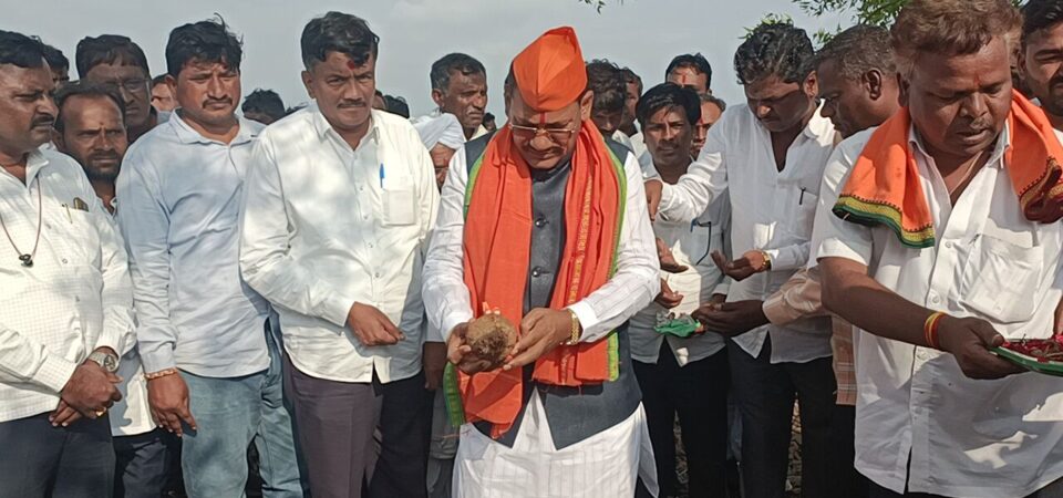 ಚಿಂತಾಕಿ ವಸತಿ ನಿಲಯ ಕೆಲಸಕ್ಕೆ ಶಾಸಕ ಪ್ರಭು ಚವ್ಹಾಣ ಚಾಲನೆ
