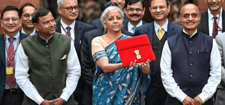 ಬೆಳ್ಳಂಬೆಳ್ಳಿಗೆ ಹಣಕಾಸು ಇಲಾಖೆಗೆ ಭೇಟಿ ನೀಡಿದ ನಿರ್ಮಲಾ ಸೀತಾರಾಮನ್