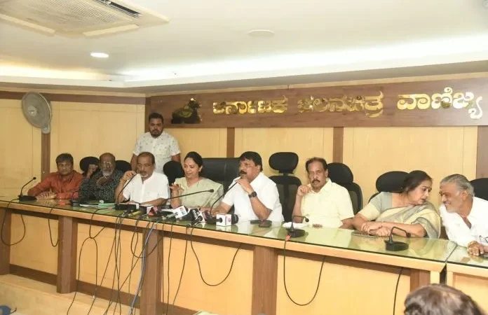 ಮೀಟೂ ಸಭೆ ಯಶಸ್ವಿ- ಮುಂದಿನ ಸಭೆಗೆ ನಟಿಯರನ್ನು ಆಮಂತ್ರಿಸಲು ಮಹಿಳಾ ಆಯೋಗ ಸಲಹೆ