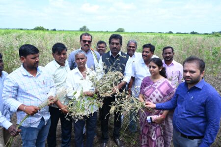 ಬೆಳೆ ಹಾನಿ ಪ್ರದೇಶಕ್ಕೆ ಸಚಿವ ರಹೀಂಖಾನ್ ಭೇಟಿ