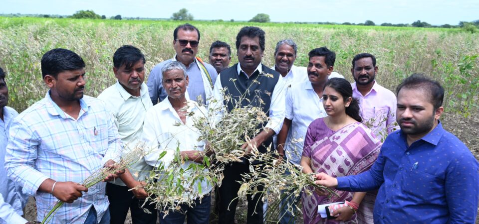 ಬೆಳೆ ಹಾನಿ ಪ್ರದೇಶಕ್ಕೆ ಸಚಿವ ರಹೀಂಖಾನ್ ಭೇಟಿ