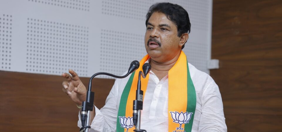 ಉಚಿತ ಗ್ಯಾರಂಟಿಗಳನ್ನು ಕೂಡಲು ಸರ್ಕಾರದ ಬಳಿ ಈಗ ಹಣವಿಲ್ಲ: ಆರ್‌ ಅಶೋಕ್‌