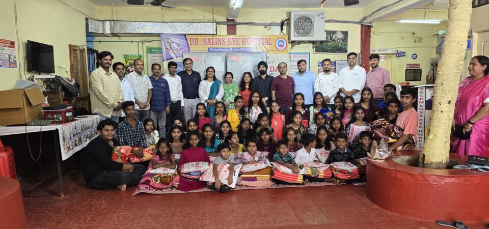 ಅನಾಥಾಶ್ರಮ ವಿದ್ಯಾರ್ಥಿಗಳಿಗೆ ವಸ್ತುಗಳು ವಿತರಣೆ