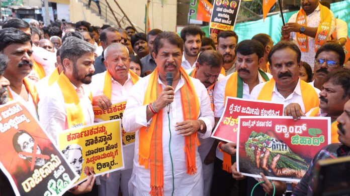 ವಕ್ಫ್ ವಿರುದ್ಧ ಕೆರಳಿದ ಕೇಸರಿ ಪಡೆ: ಜಮೀರ್ ರಾಜಿನಾಮೆಗೆ ಬಿಜೆಪಿ ಆಗ್ರಹ